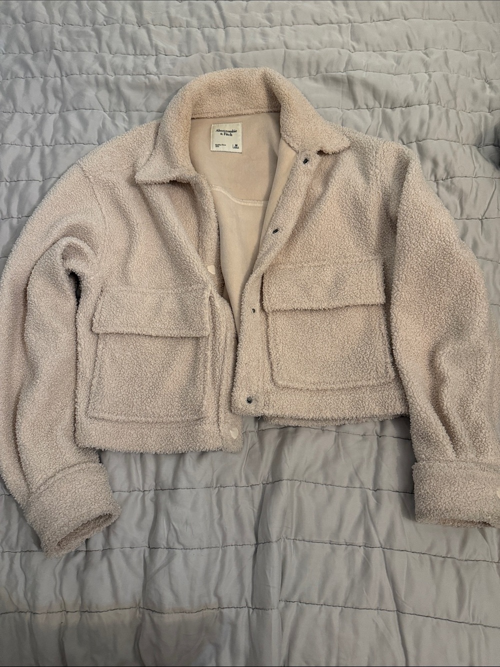 Abercrombie & Fitch Light Cream Teddy Sherpa Crop Jacket